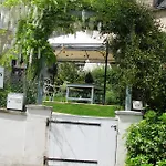 Bed & Breakfast La Brasserie D'hotes De Delphine Saulge