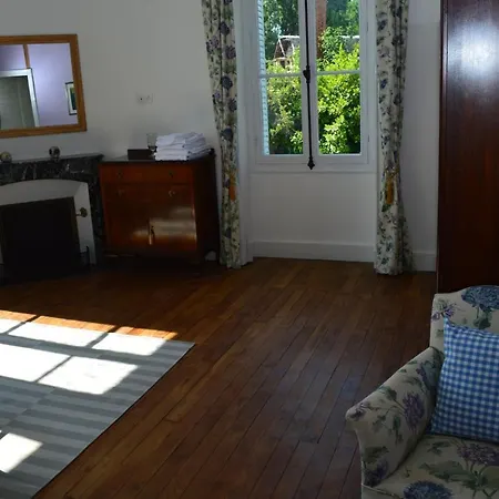 ベッド・アンド・ブレックファスト La Brasserie D'hotes De Delphine Saulgé