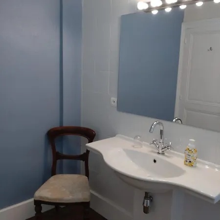 住宿加早餐酒店 La Brasserie D'hotes De Delphine