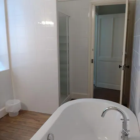 La Brasserie D'hotes De Delphine Saulgé