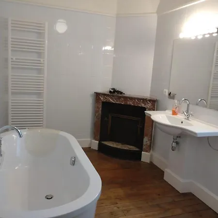 La Brasserie D'hotes De Delphine Saulgé