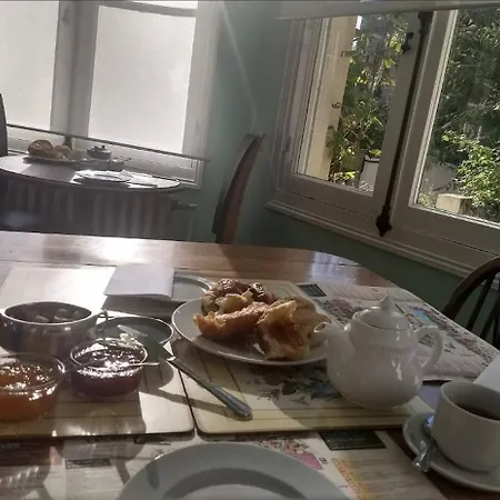 La Brasserie D'hotes De Delphine 住宿加早餐酒店 Saulgé