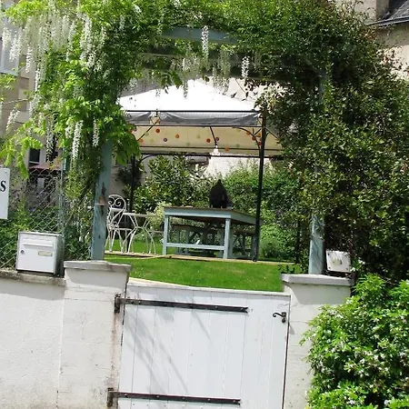 Panzió La Brasserie D'hotes De Delphine Saulgé