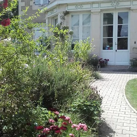 La Brasserie D'hotes De Delphine 3* Saulgé